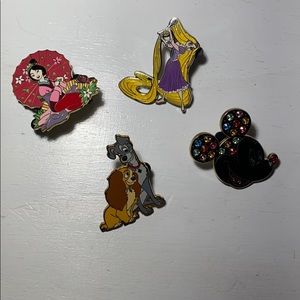 4 Disney Pins